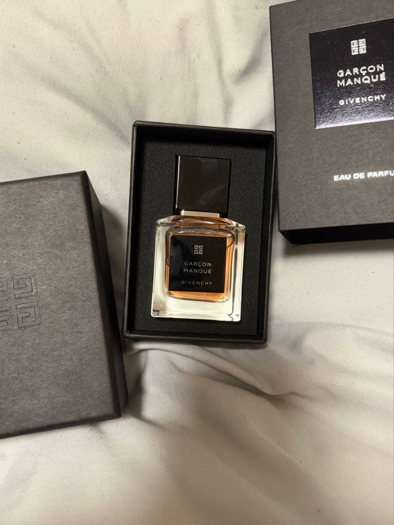 『ラ コレクション パルティキュリエ』ド ジバンシイ ギャルソン マンケ