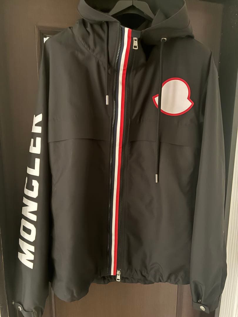 モンクレール　ナイロンブルゾン