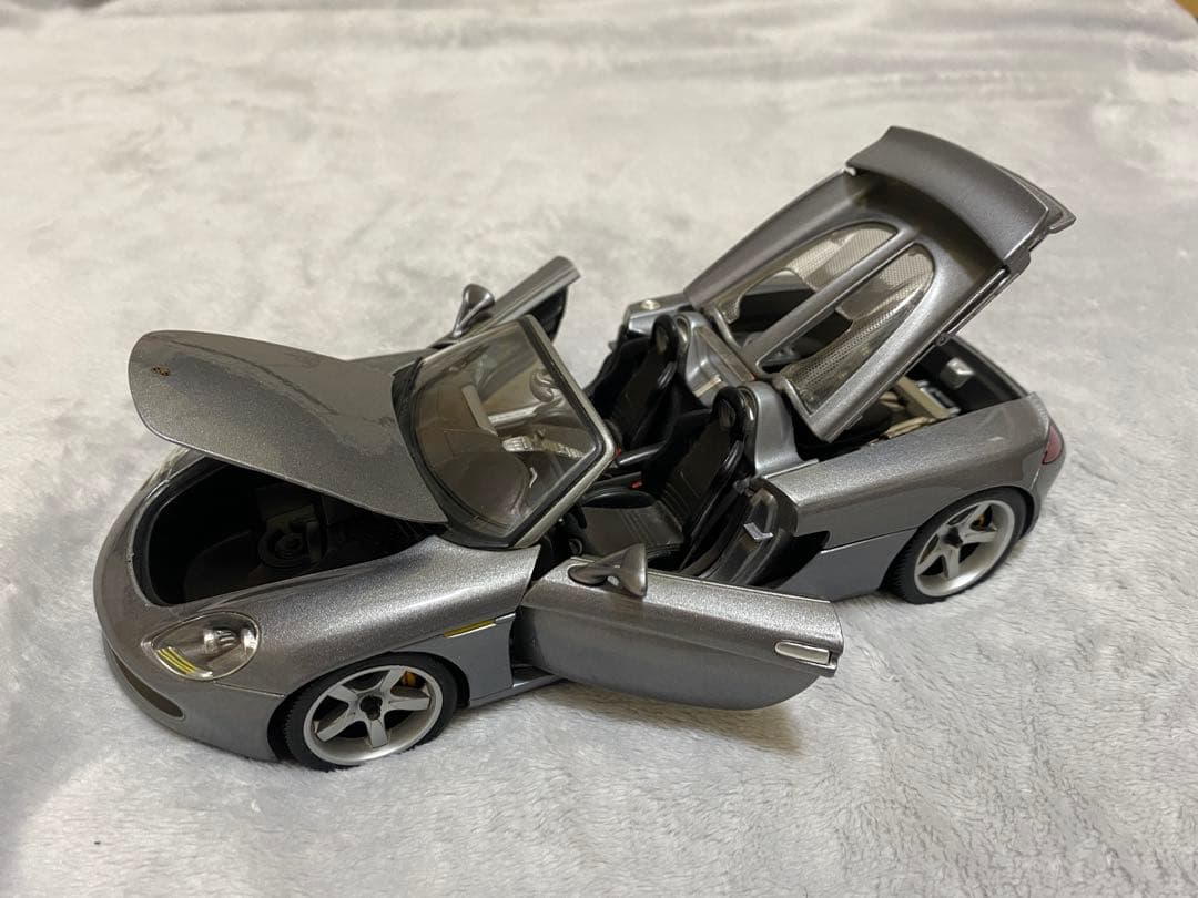 ミニカー Maisto PORSCHE Carrera GT 1/18