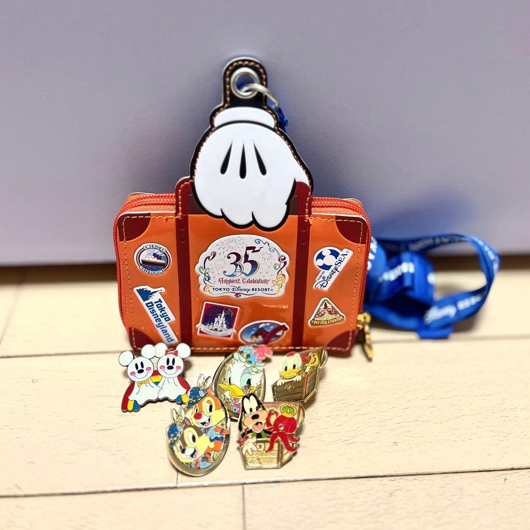 ディズニー 35周年パスケース&ピンバッジ5点セット - メルカリ