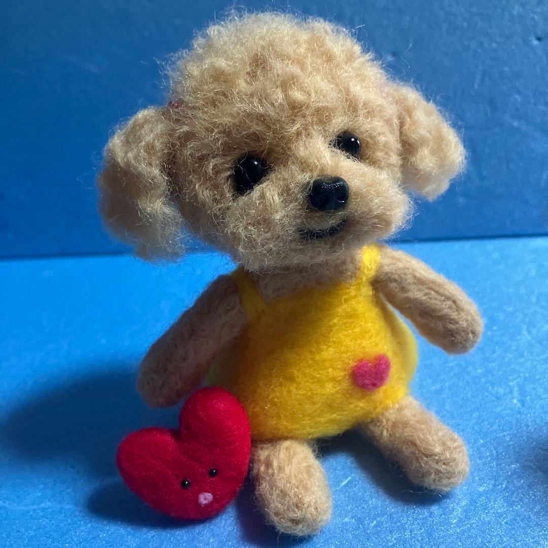 羊毛フェルトトイプードル - メルカリ