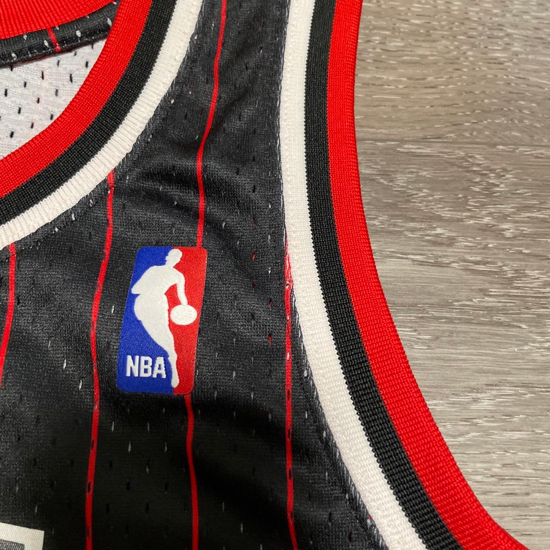 新品 Mitchell&Ness BULLS 33 PIPPEN Jersey - メルカリ