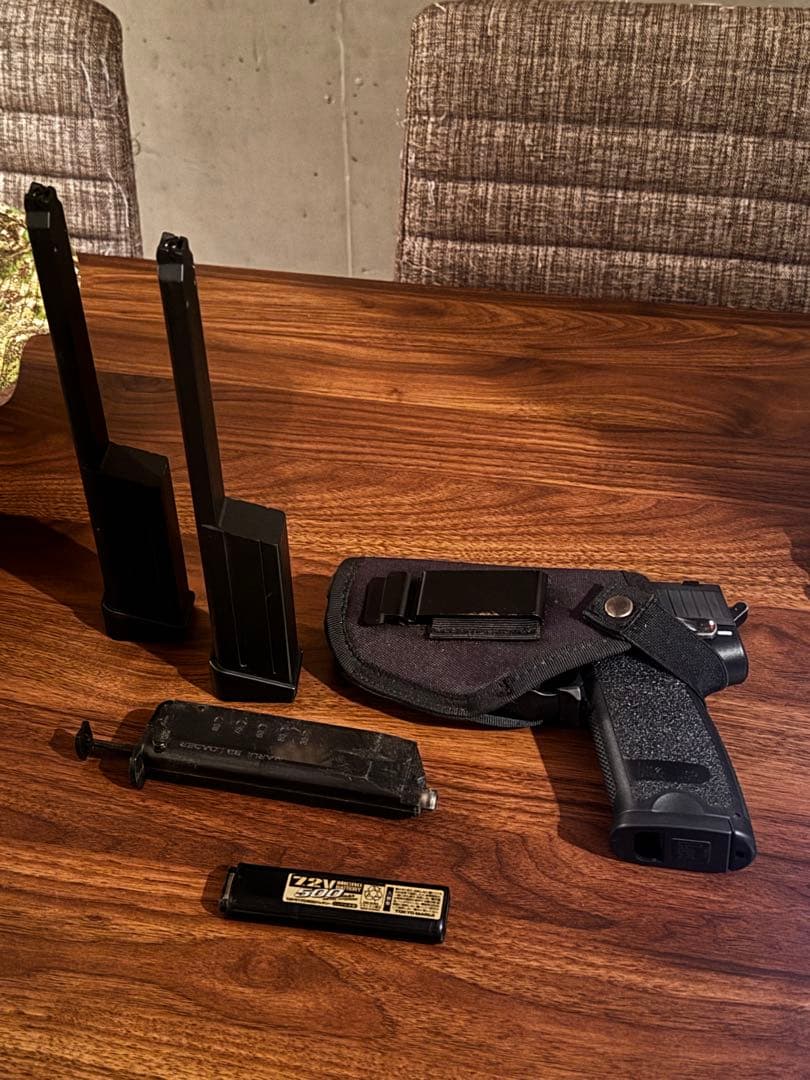 超 希少 東京マルイ H&K USP 40S&W電動ハンドガン＋100連射マガジン2個