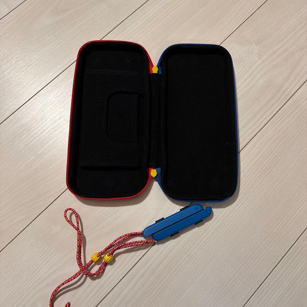 Nintendo Switch ケース 赤 青 - メルカリ