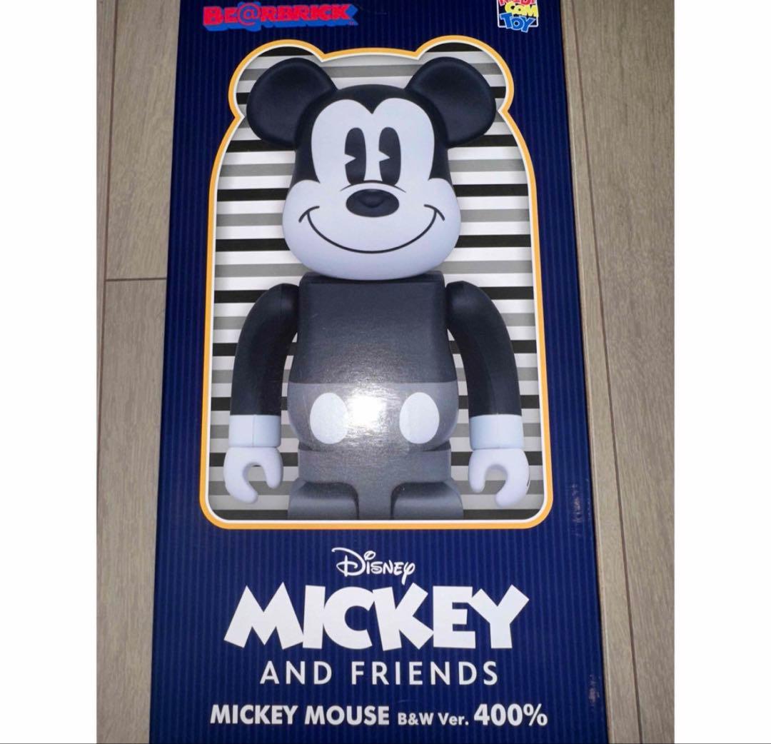 BE@RBRICK MICKEY MOUSE B&W Ver. 400％ - メルカリ
