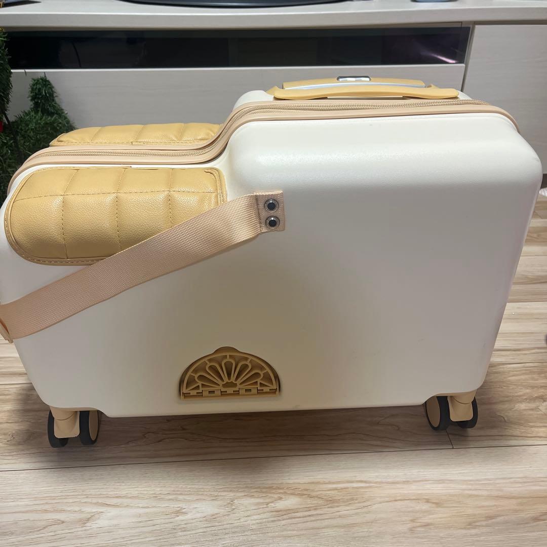 機内持ち込み可　ミニサイズ ベージュ　乗れるキャリーケース