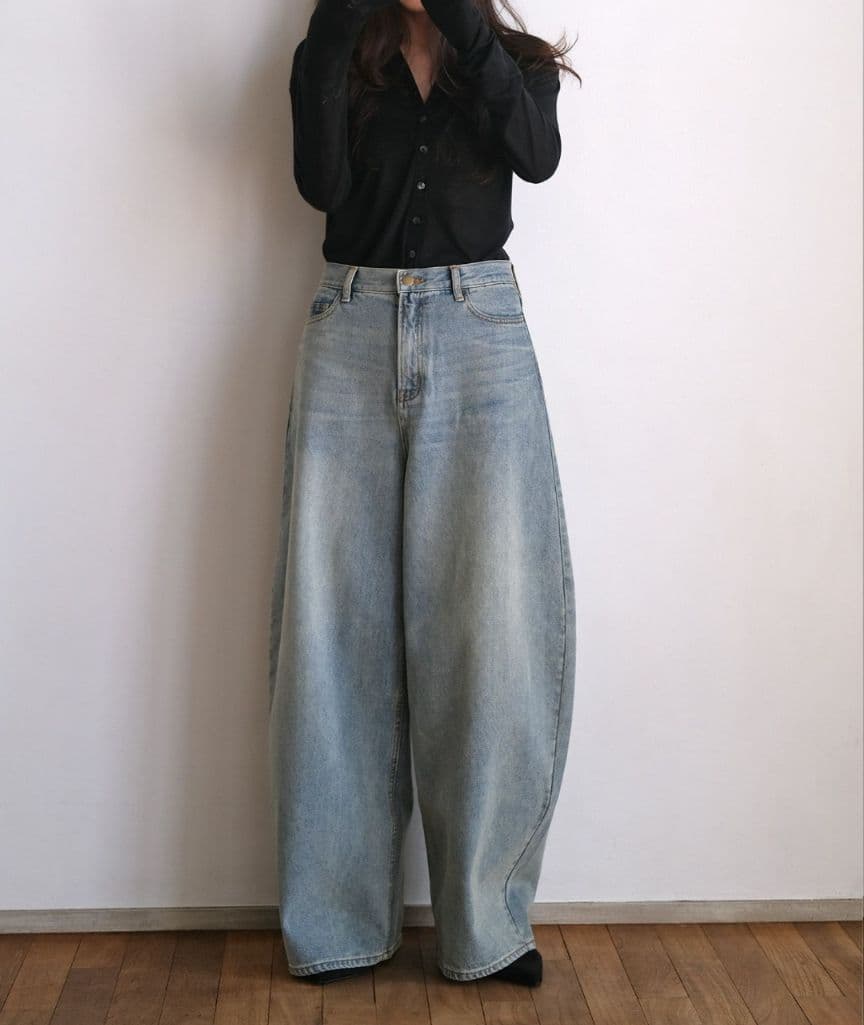 【未使用】AKTE バギートップデニムパンツ バギートップデニムパンツ（デニムパンツ）｜AKTE（アクテ）の