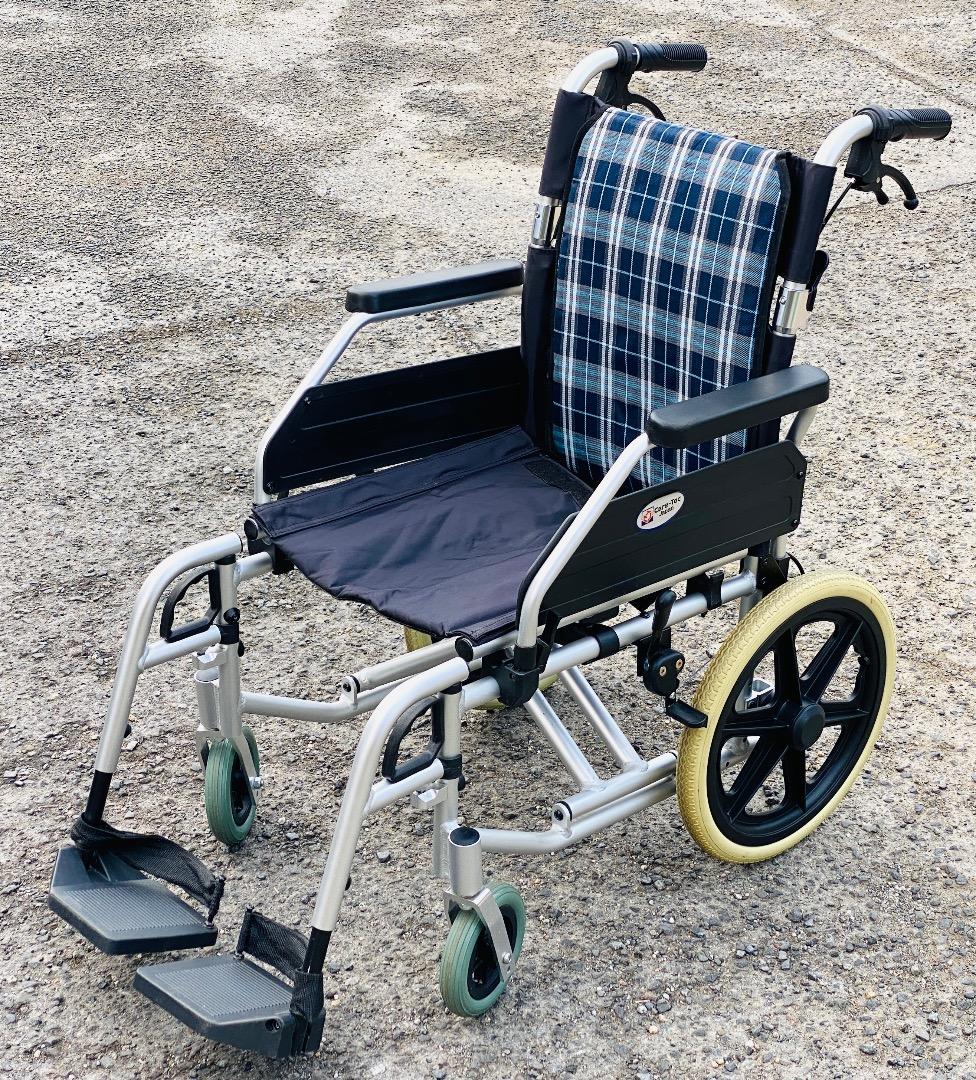 ケアテックジャパン ノーパンクタイヤ 軽量 介助型車いす ウイングスイングアウト