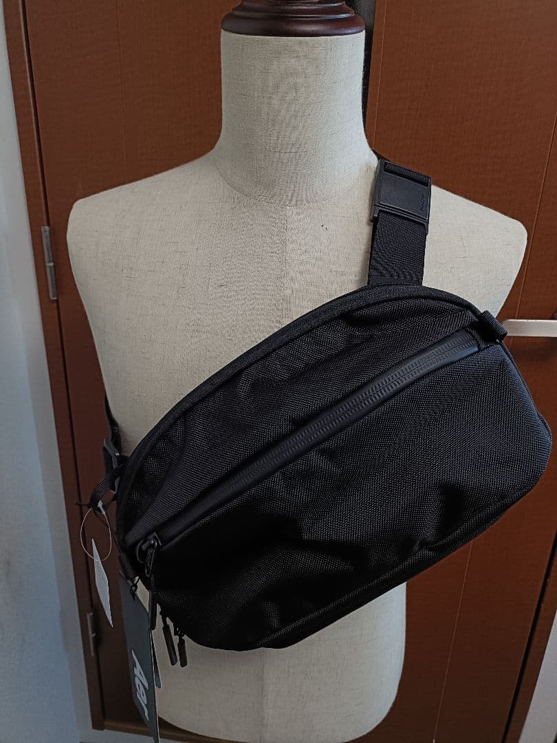 新品 Aer Day Sling 3 MAX ボディバッグ エア Aer（エアー） デイ スリング3 マックス / メンズ ボディバッグ 小さめ
