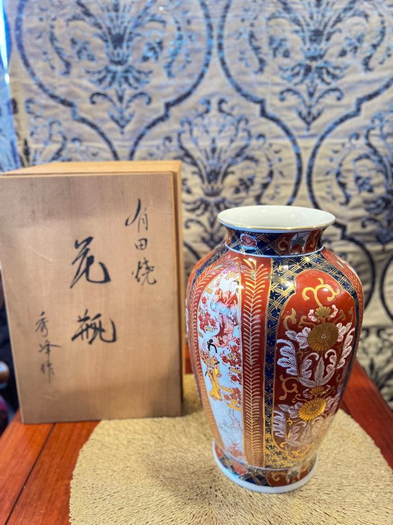 秀峰作 有田焼　花瓶　色絵金彩 美人図 壺 大花瓶 花器Traditional
