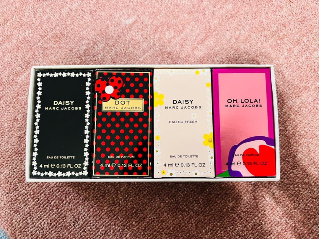 新品未使用　マーク　ジェイコブス　ミニボトル香水セット