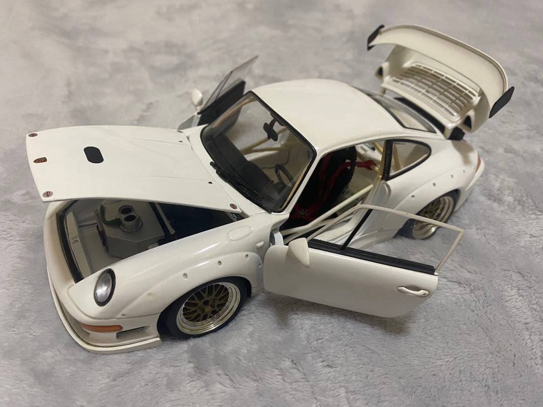 UTモデル Porsche 911 GT2 1/18