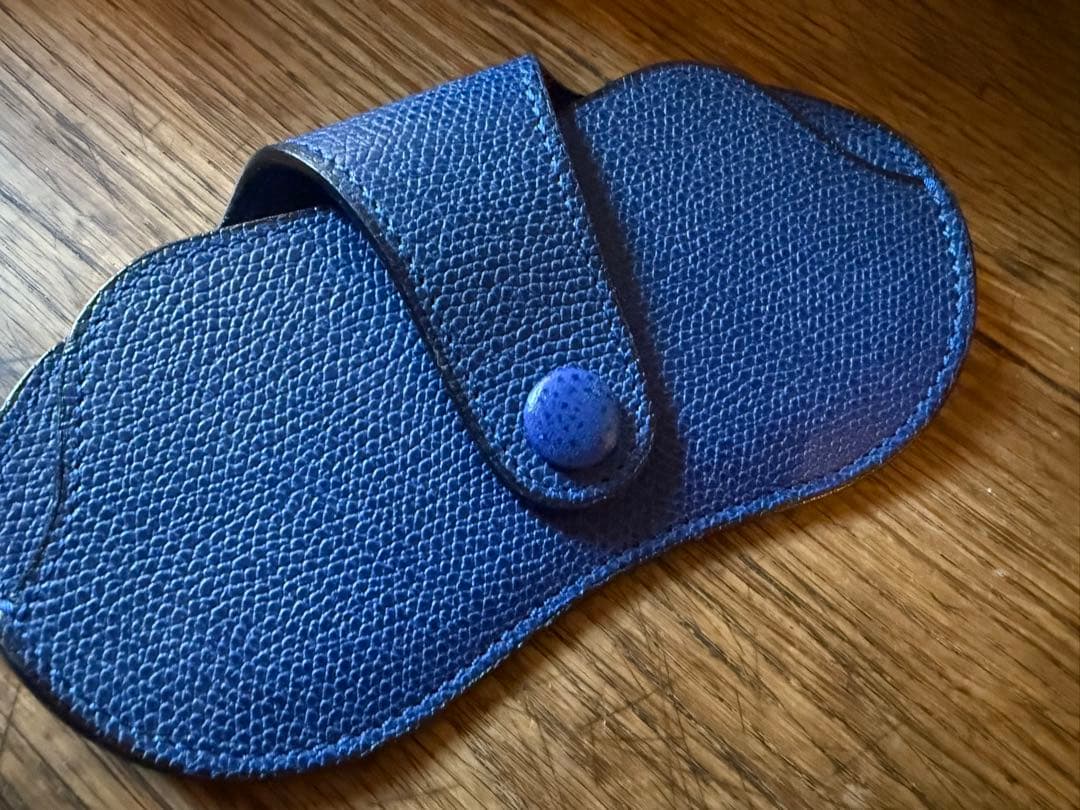 ヴァレクストラ　メガネケース