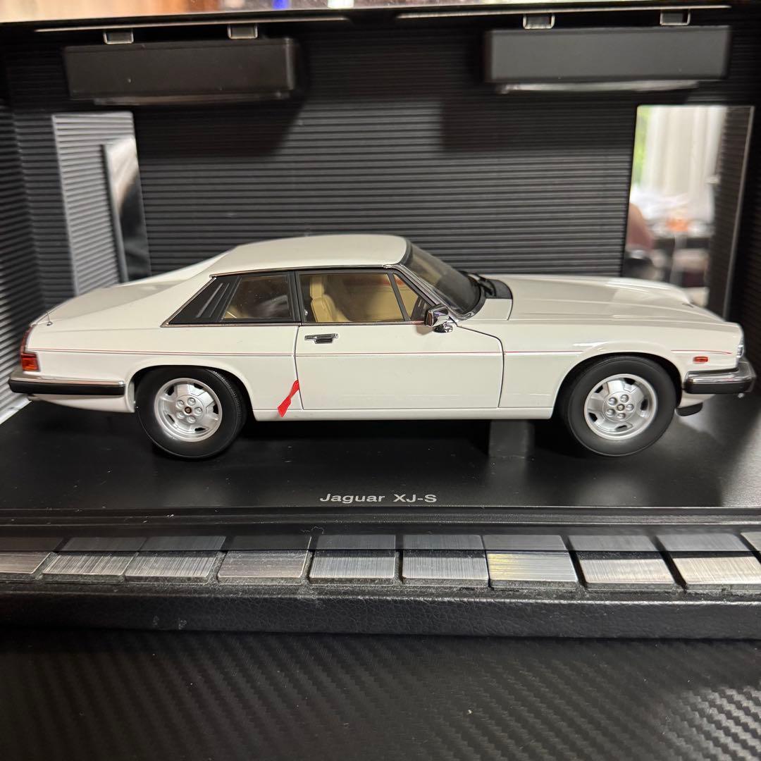 絶版未展示品 オートアート 1/18 ジャガー XJ-S ホワイト1980