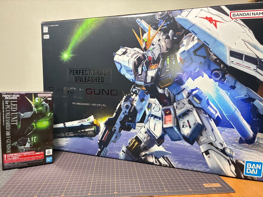 ま*く様 PG UNLEASHED νガンダム+LEDユニット