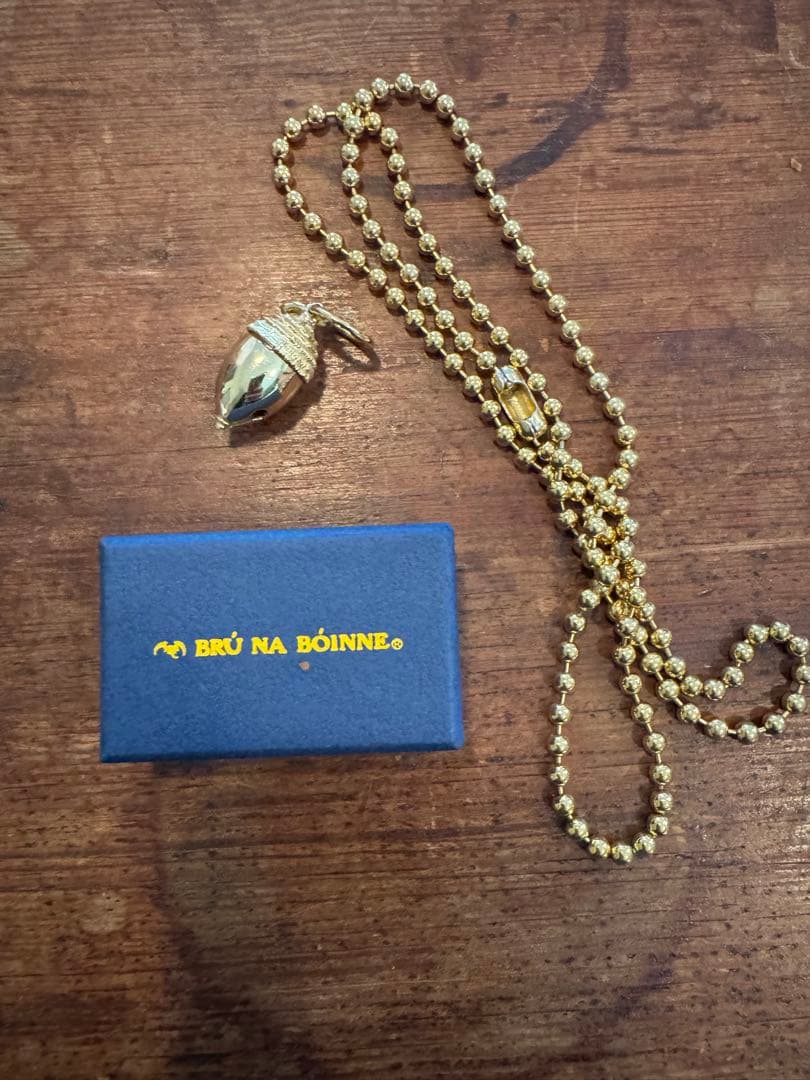 BRÚ NA BÓINNE ドングリ ネックレス チャーム ブルーナボイン 箱