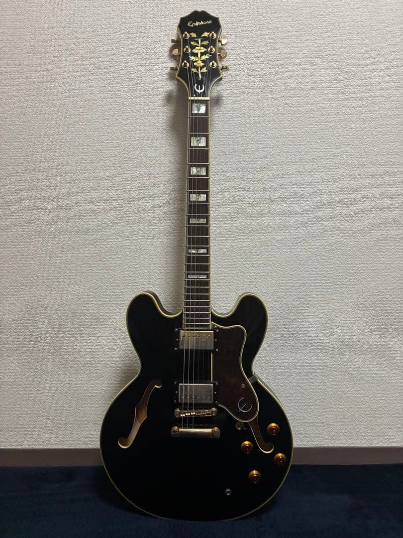 セミアコ　エレキギター　Epiphone Sheraton II EB