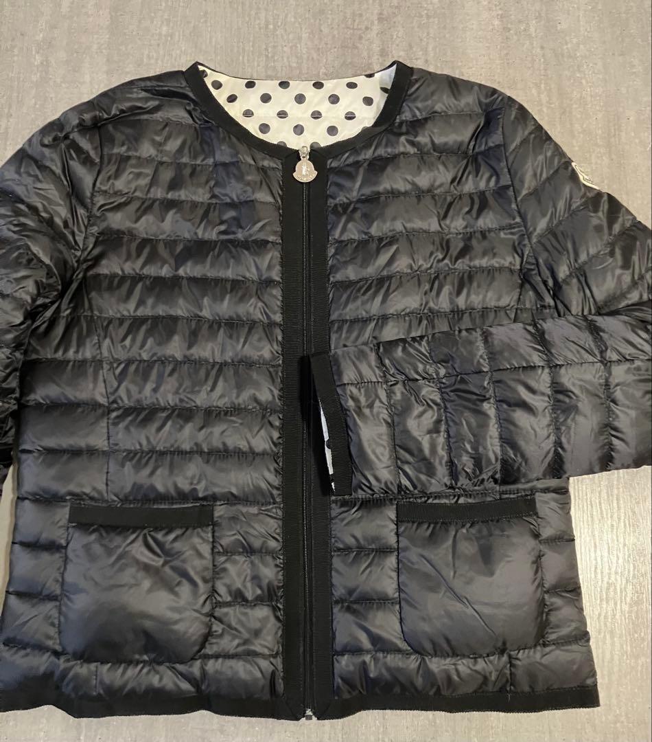 Moncler モンクレール リバーシブルライトダウンジャケット 黒X水玉