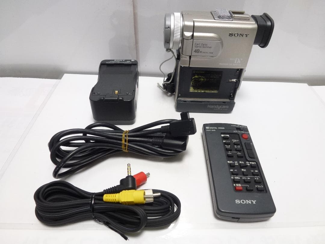 動作品　Mini DV　ソニーデジタルビデオカメラ　SONY DCR-PC10 Sony DCR-PC10 MiniDVビデオカメラ - メルカリ