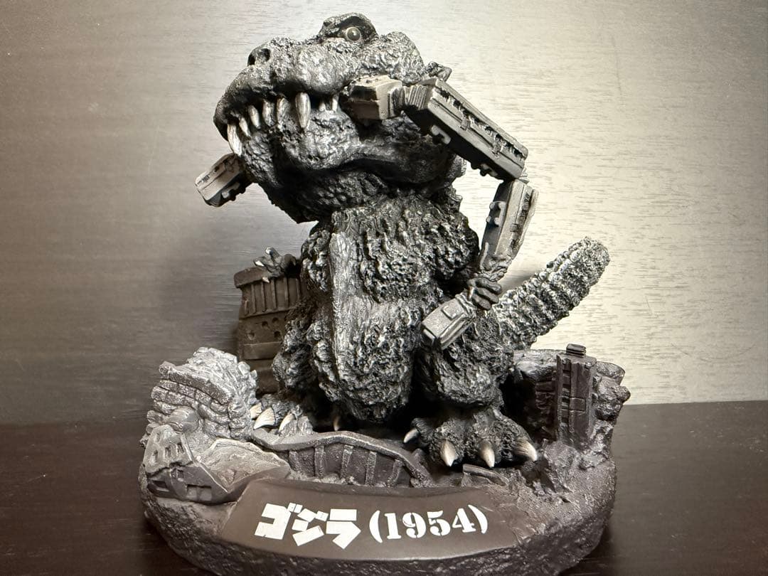 ゴジラ (1954) 限定版フィギュア
