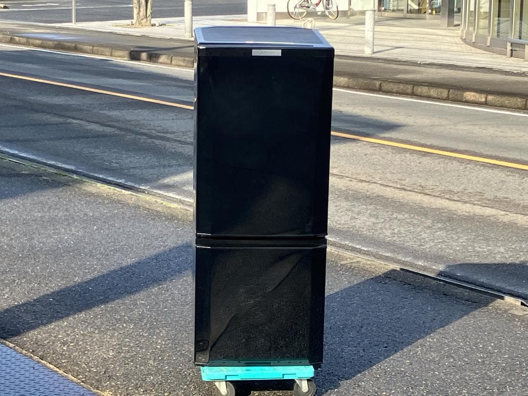 愛知岐阜/送料込★三菱　146L冷蔵庫　ブラック　MR-P15C-B 2018年