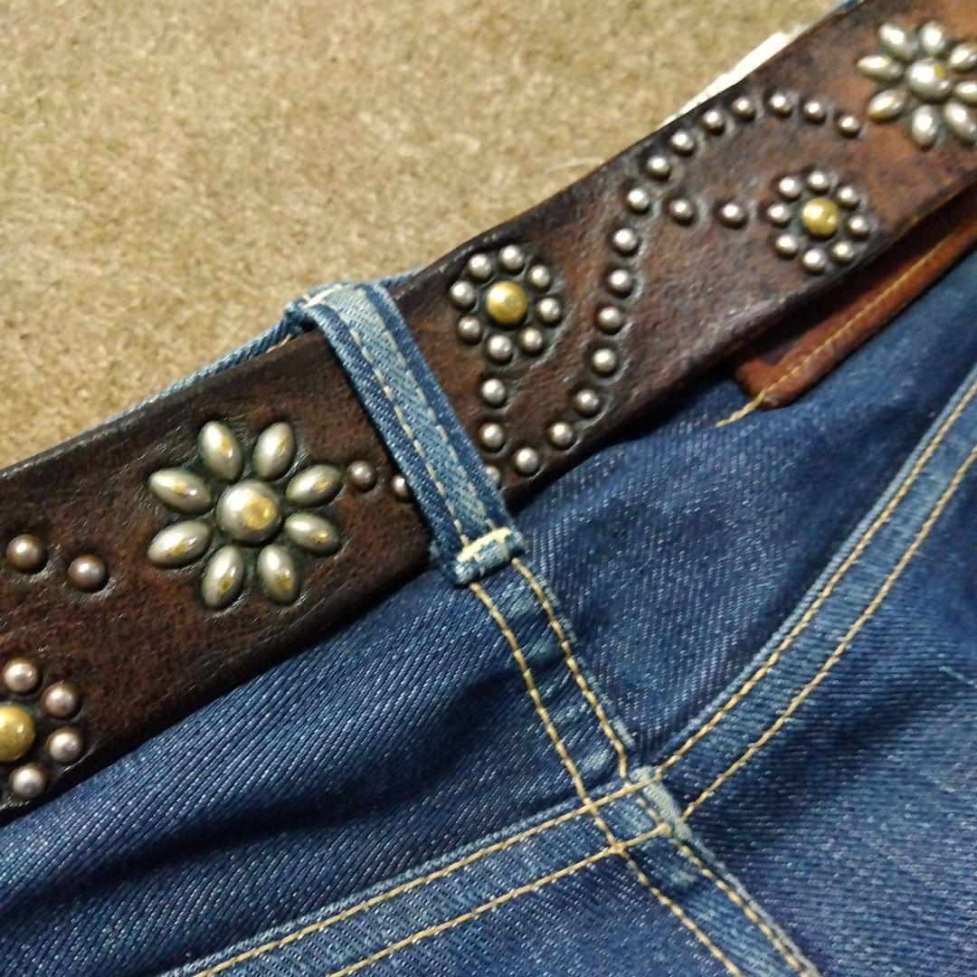 32inch HTC フラワー レザー スタッズベルト 茶芯 ブラック