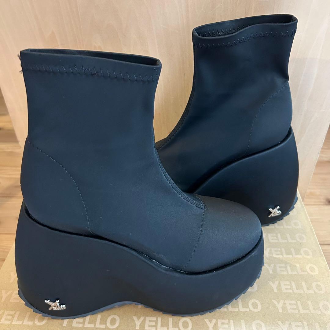 YELLO TOKYO BLACK PLATFORM SHORT BOOTS