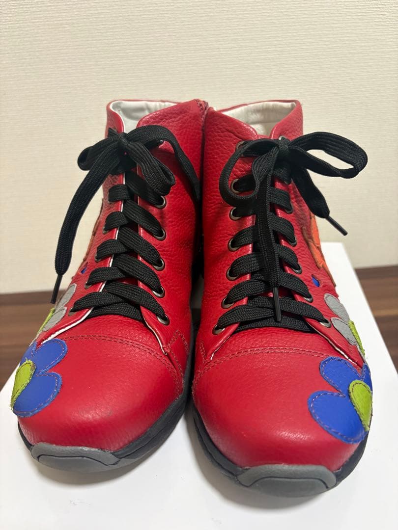 エスタシオン ムーミンリトルミィ コラボ ショートブーツ 赤 - メルカリ