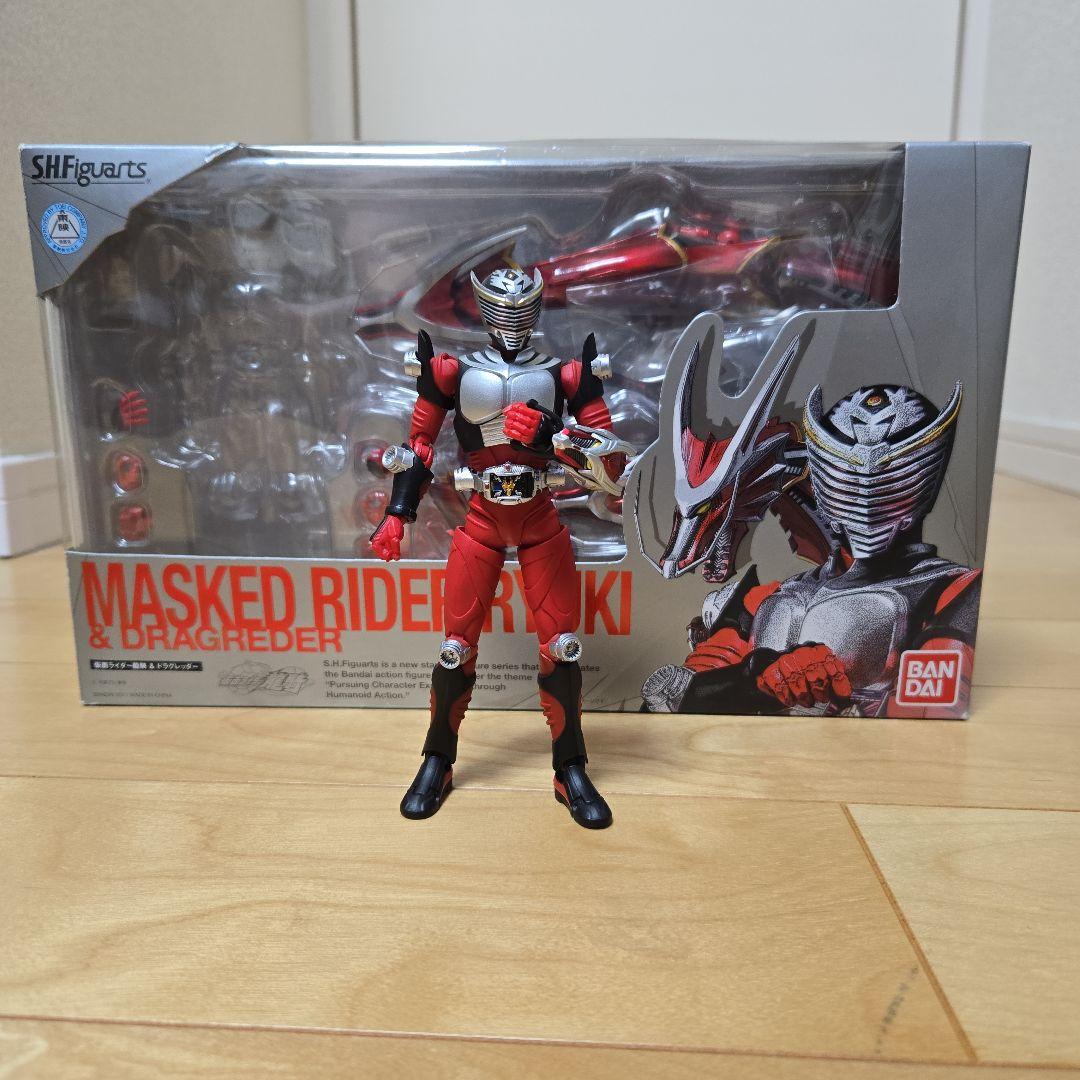 S.H.フィギアーツ 仮面ライダー龍騎&ドラグレッダーセット