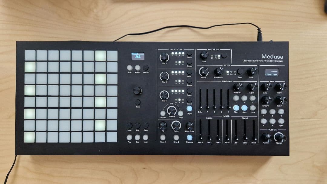 鍵盤楽器 Polyend / Dreadbox Medusa Hybrid Synth