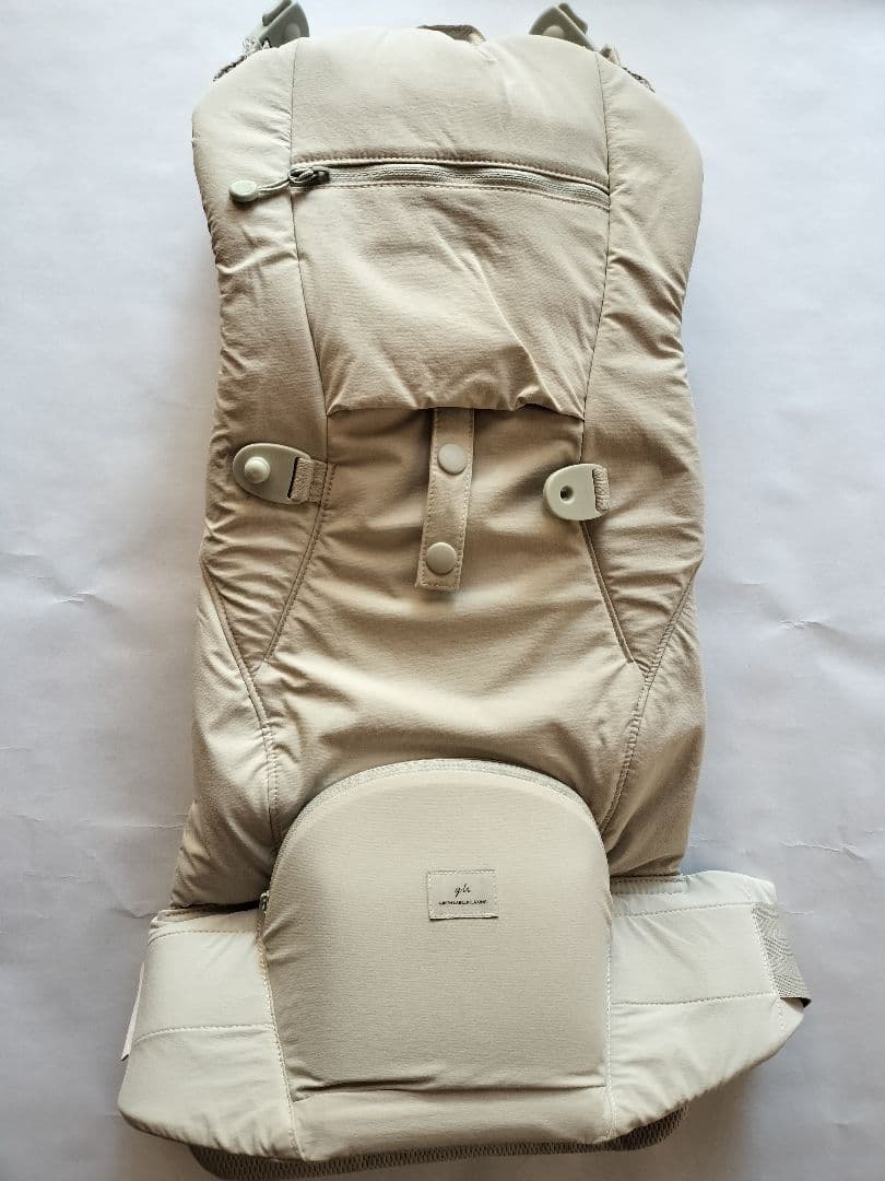 ベビーキャリアオン　ピトレスク　ユナイテッドアローズ　　抱っこ紐　ベージュ