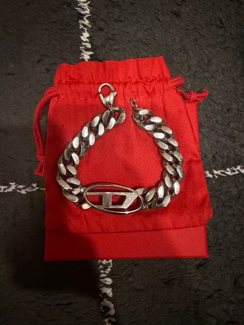 DIESEL シルバーブレスレット ポーチ箱付き