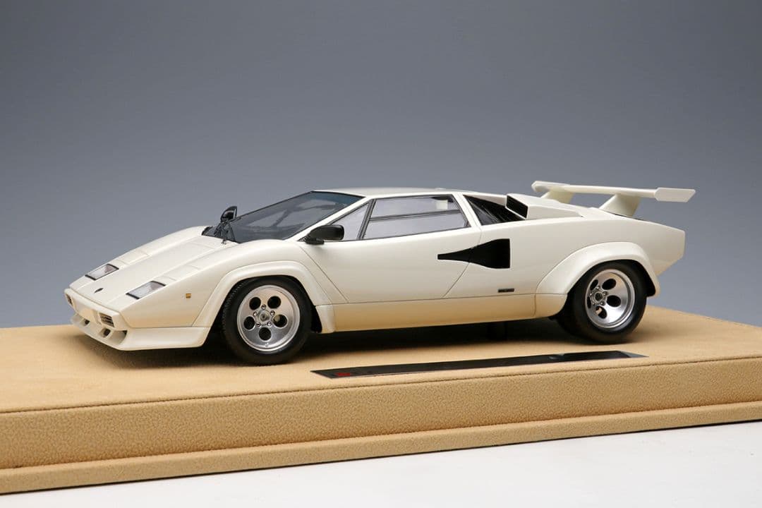 1/18 メイクアップ IDEA カウンタックLP5000S 1982 Make Up Co., Ltd. / Lamborghini Countach LP5000S 1982 with Rear Wing