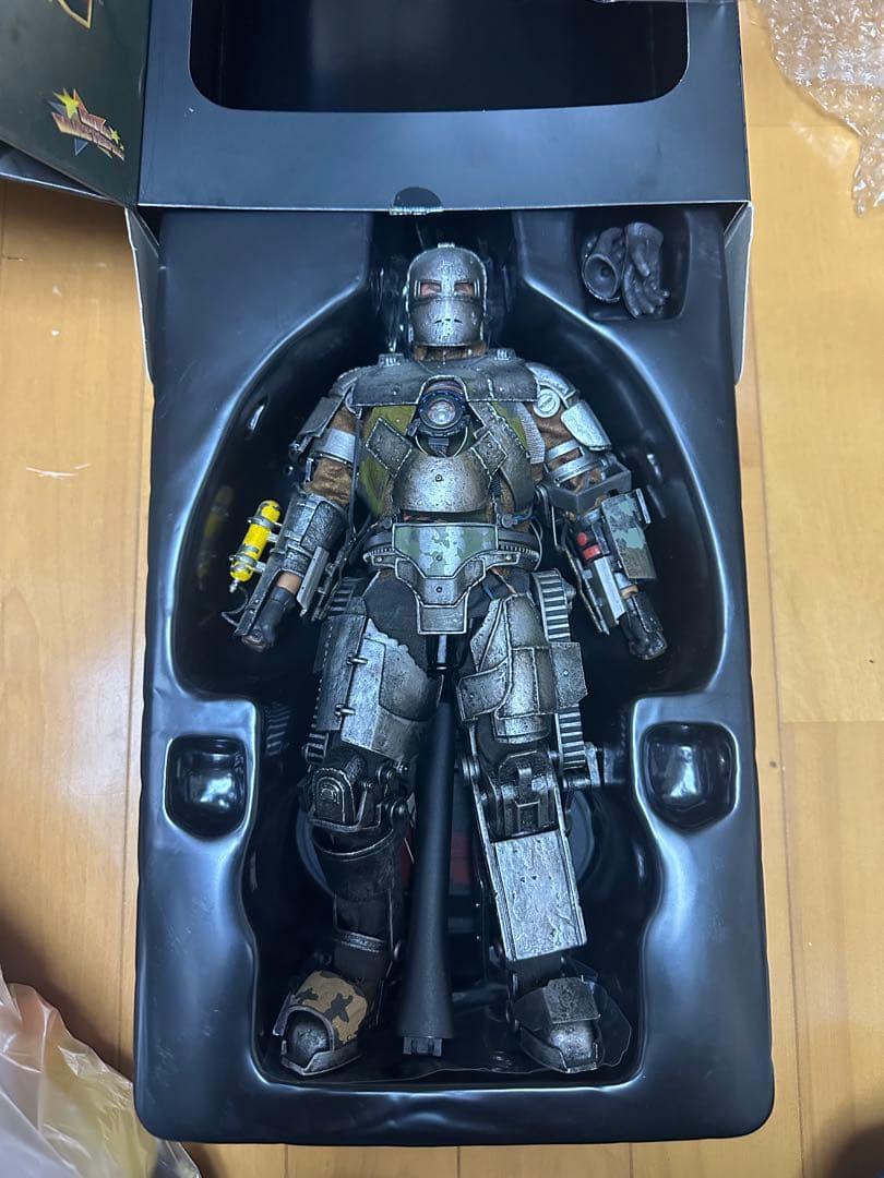 アイアンマン マーク1 フィギュア　ホットトイズ　ムービーマスターピース