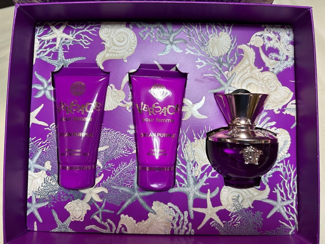 新品未使用　ヴェルサーチ ディランパープル 香水セット