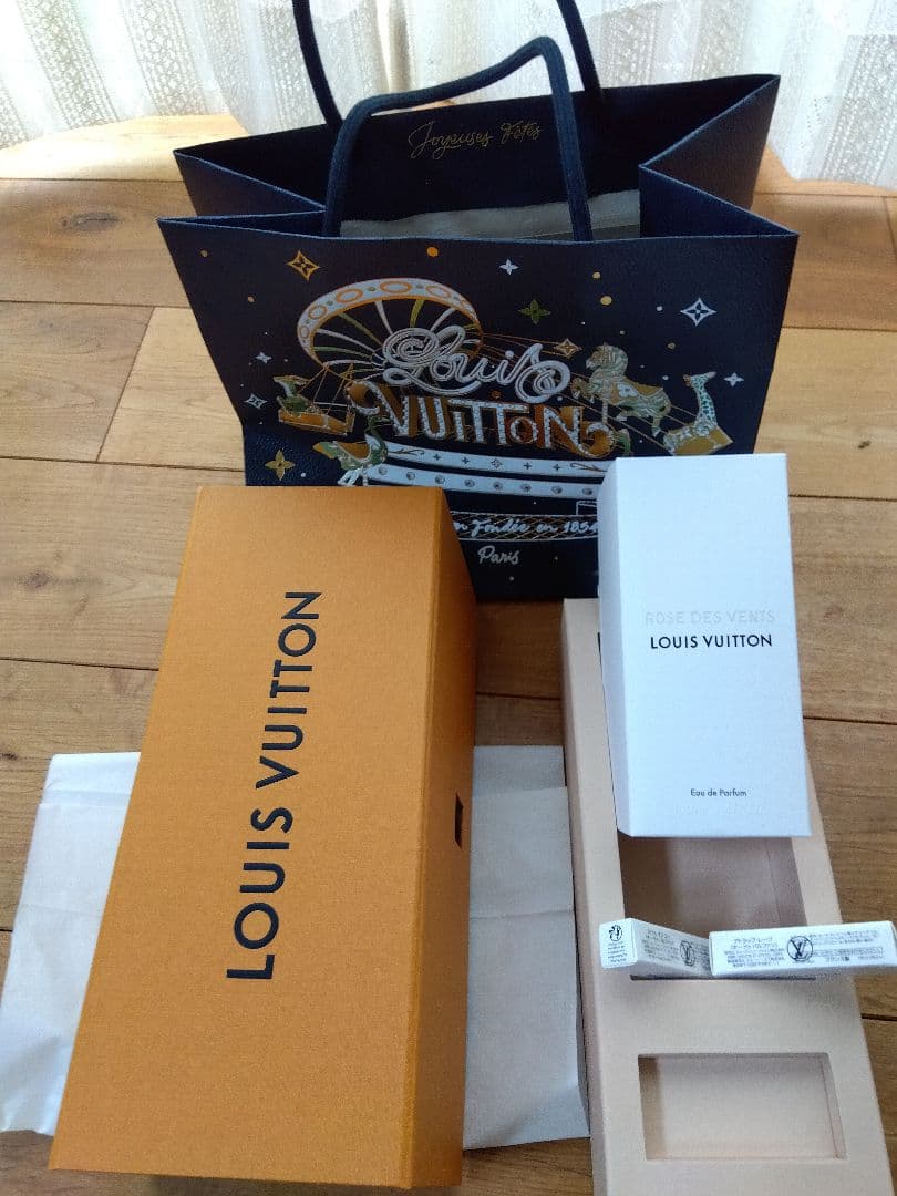 新品箱付きLOUIS VUITTON ROSE DES VENTS 100m　l