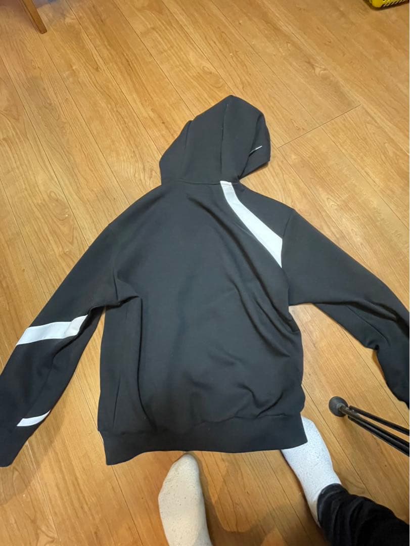 CRONOS ブラックパーカー フード付き - メルカリ