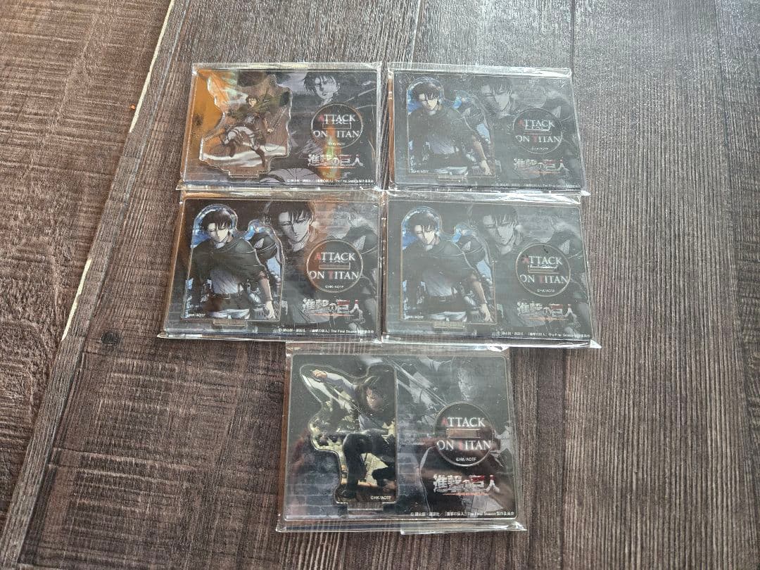 進撃の巨人 ジャケット柄 アクリルスタンド リヴァイ