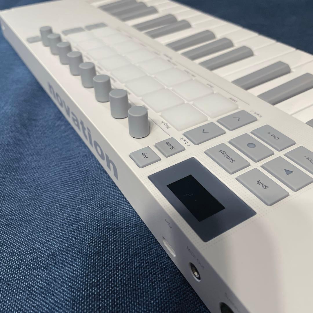 novation Launchkey Mini 37 Mk4 White - メルカリ