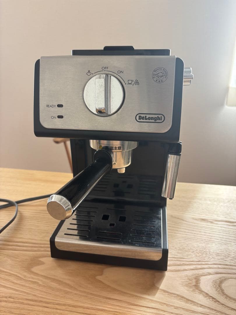 デロンギ　エスプレッソマシン　ECP3220J