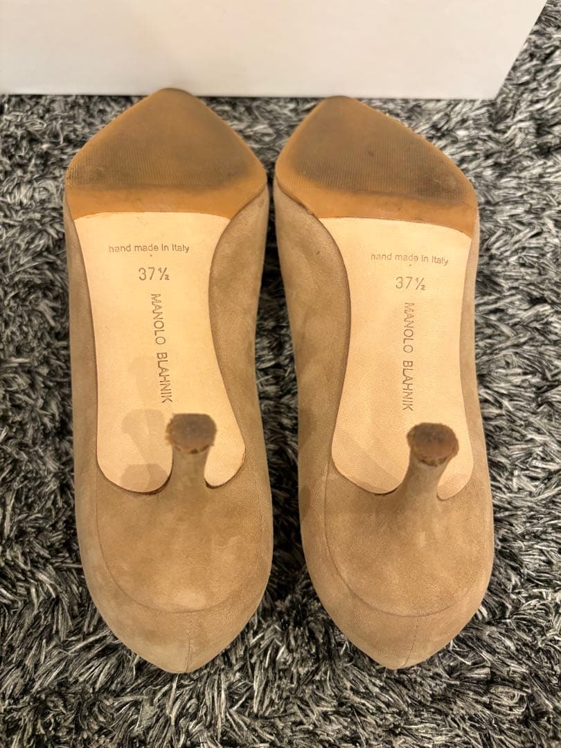 MANOLO BLAHNIK ベージュ スエード パンプス 37 1/2 - メルカリ