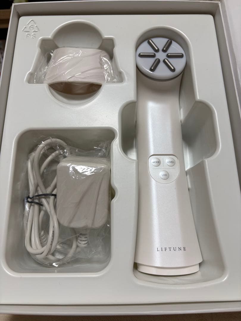 【S.H】LIFTUNE リフチューン 美顔器 楽天市場】家庭用複合フェイシャル美容機器 LIFTUNE [リフチューン