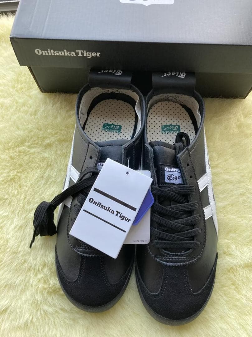 Onitsuka Tigerブラック/ホワイト スニーカー《27.5cm》
