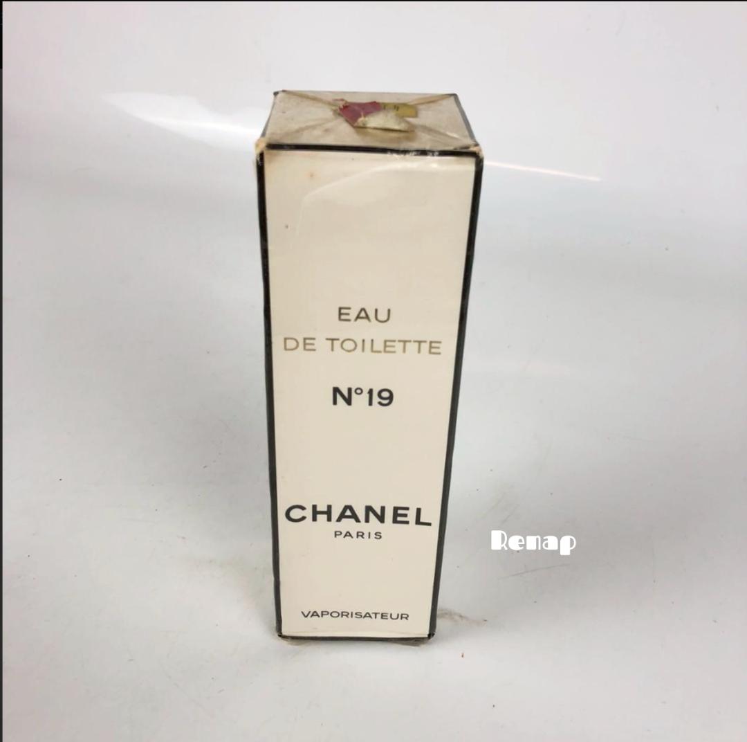 CHANEL シャネル No19 EAU DE TOILETTE 香水
