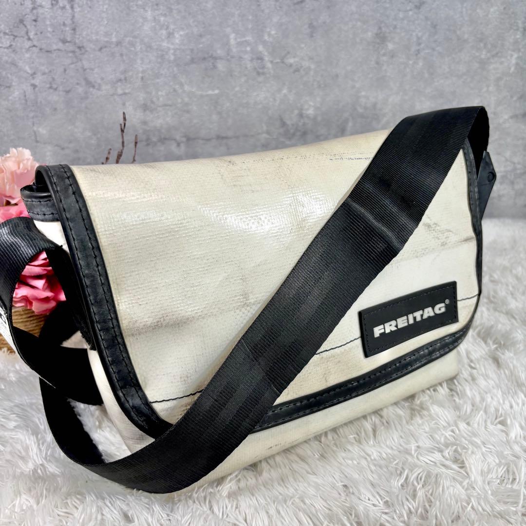 【定番】 フライターグ メッセンジャー 白 リサイクル 黒 モノトーン