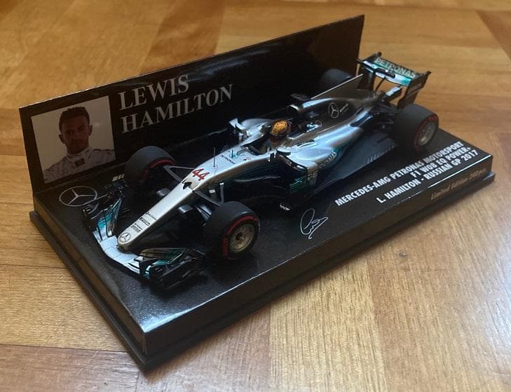 ミニチャンプス 1/43 メルセデス W08 ハミルトン ロシアGP 2017