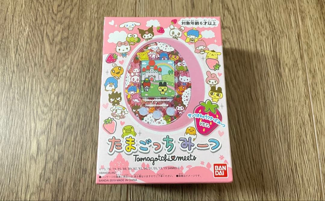 バンダイ たまごっちみーつ サンリオ　ピンク