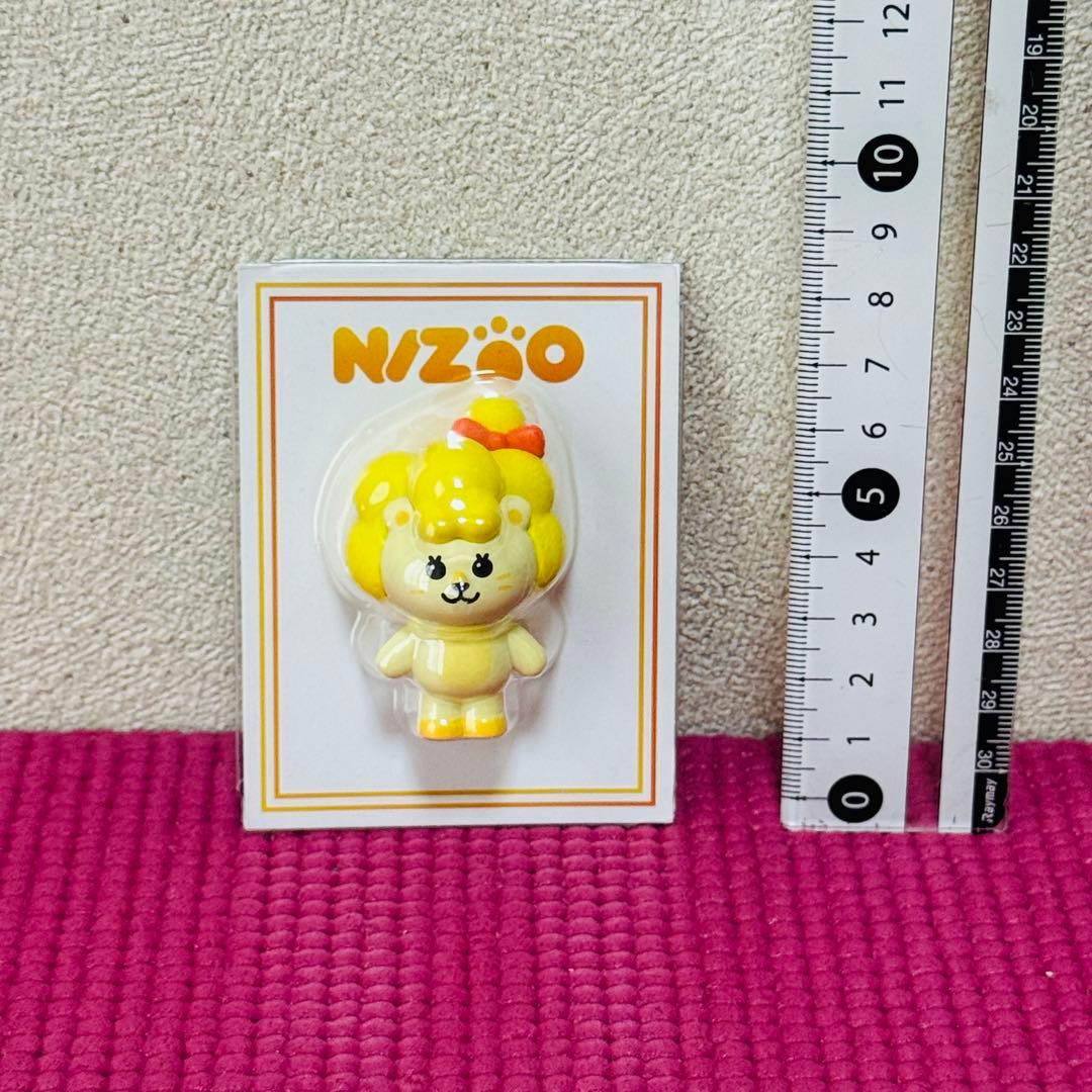 NiziU Nizoo マコ ラコ マスコット ミニチュア フィギュア 、 - メルカリ