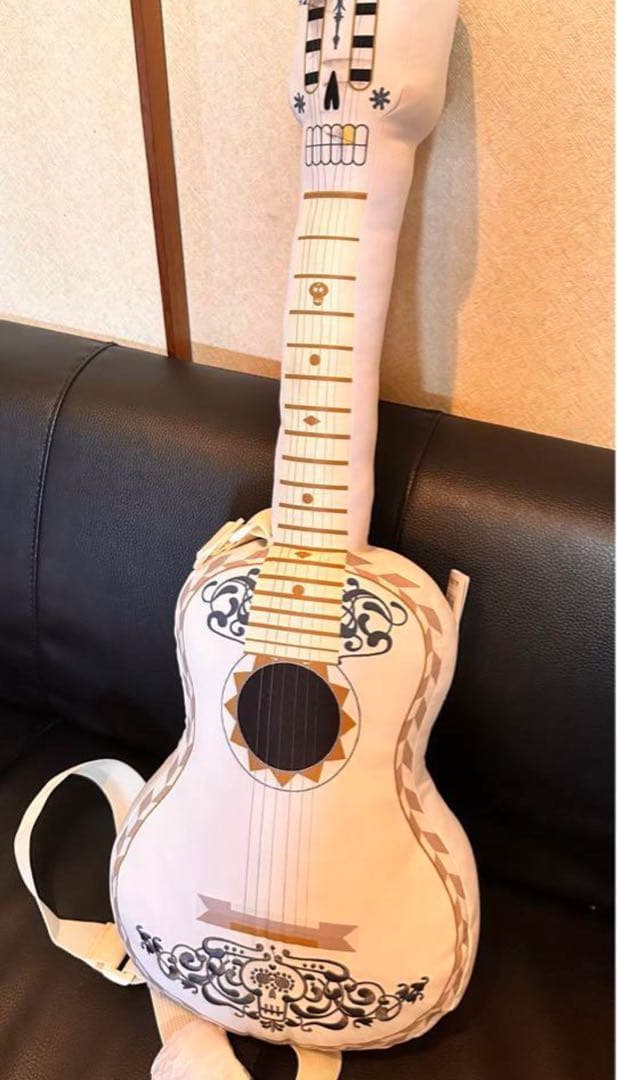 リメンバー・ミー　ギター　クッション リメンバー・ミー ギター クッション - メルカリ