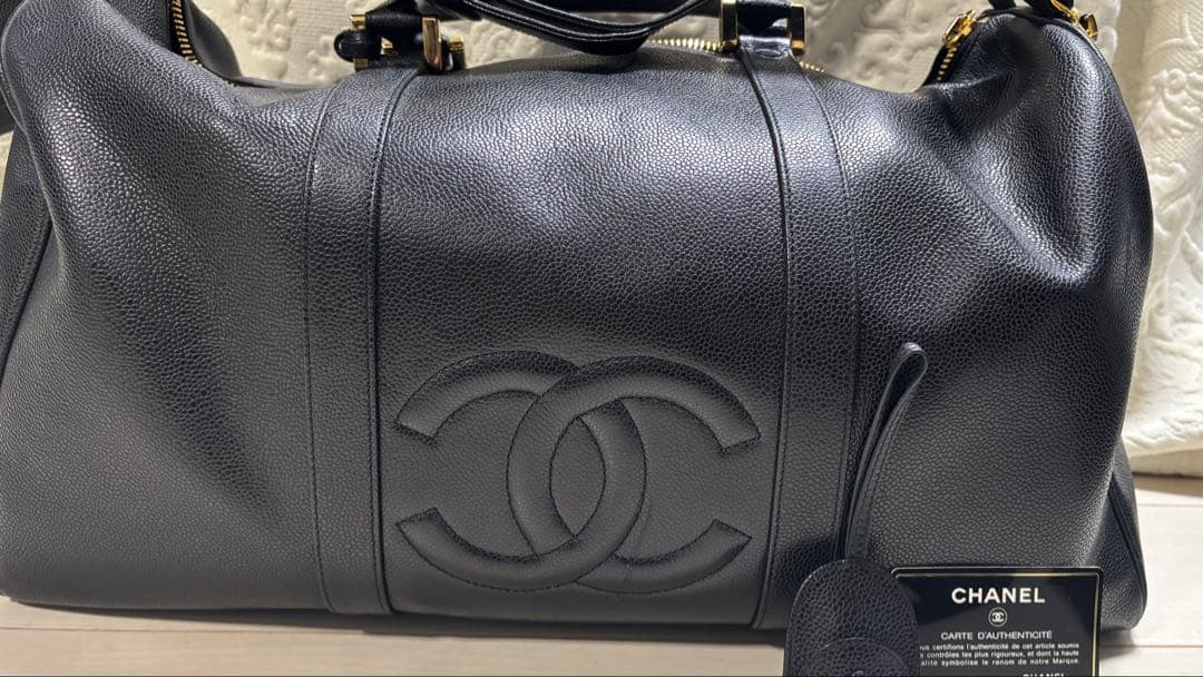 CHANEL ブラックレザーボストンバッグ シャネル【CHANEL】ボストンバッグ ノベルティ ブラック 旅行鞄